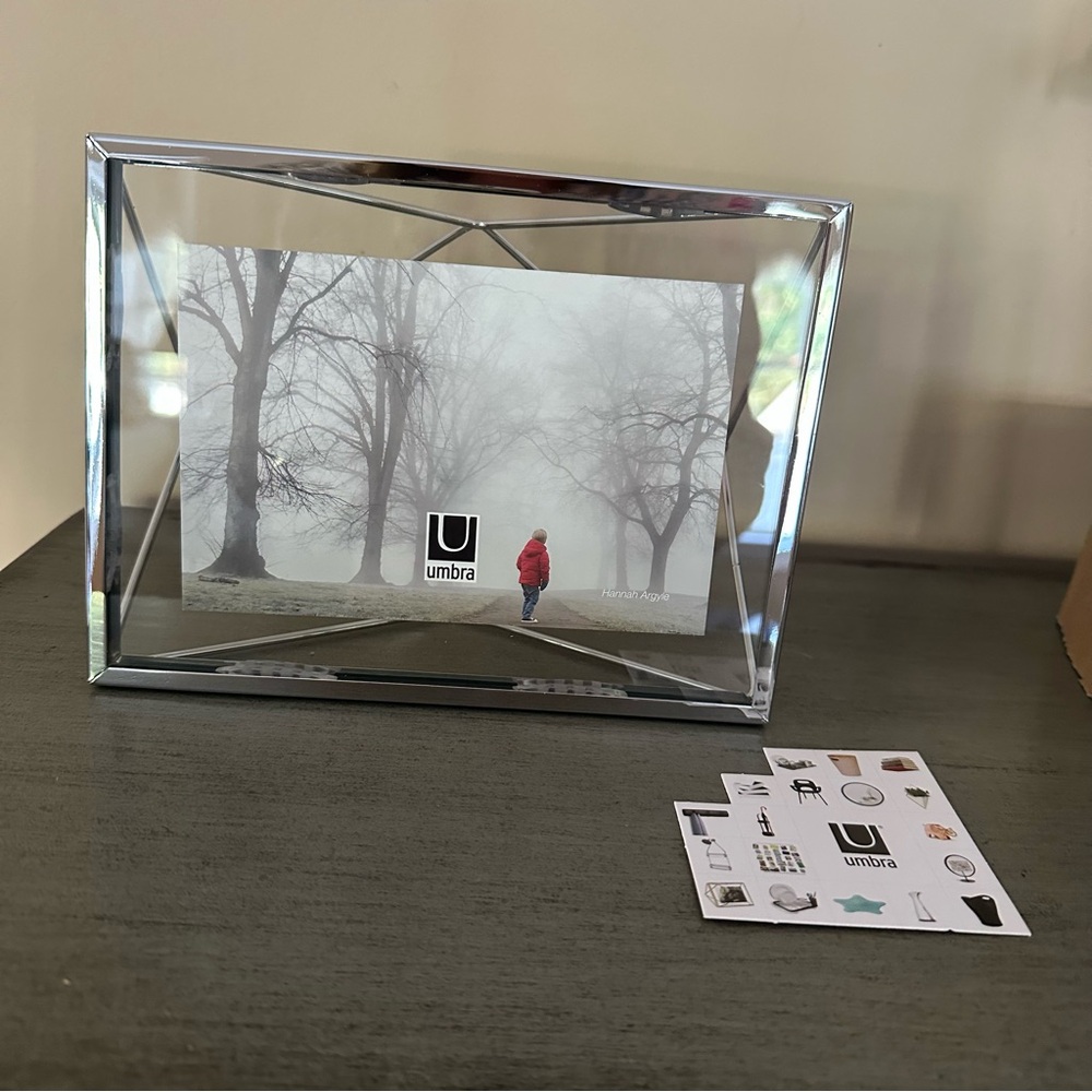 Umbra 4 x 6 Silver Picture Frame, New in Box